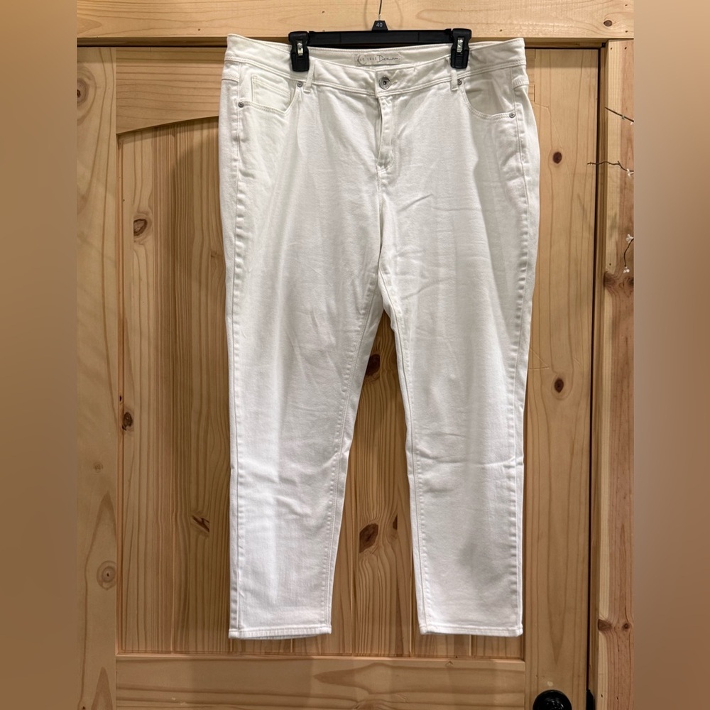 Women's‎ White Plus Size Capris